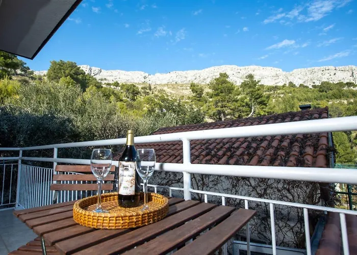 In Mit Grossem Balkon By Interhome