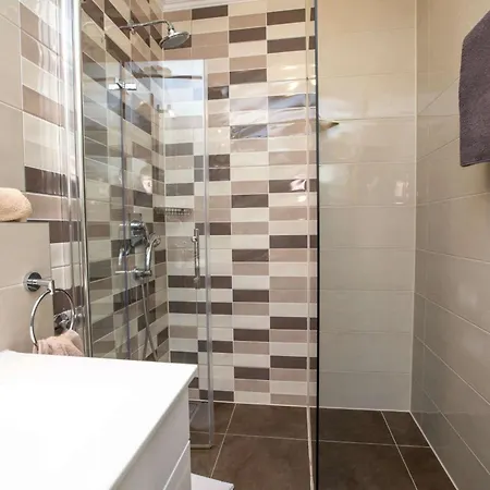 In Mit Grossem Balkon By Interhome * Duće