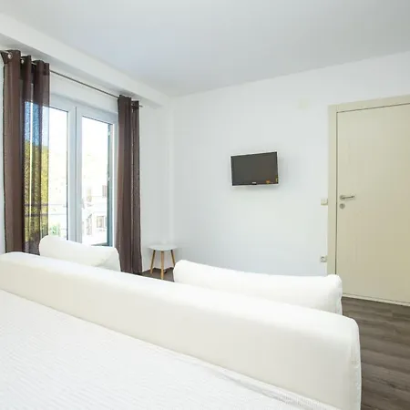 Lägenhet In Mit Grossem Balkon By Interhome Duće