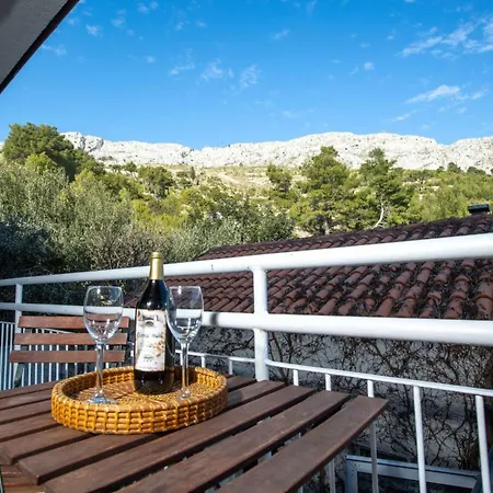 In Mit Grossem Balkon By Interhome