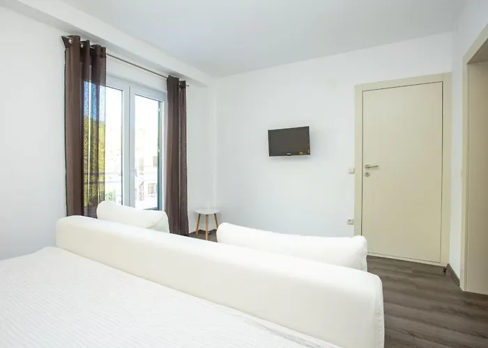 Apartamento In Mit Grossem Balkon By Interhome Duće